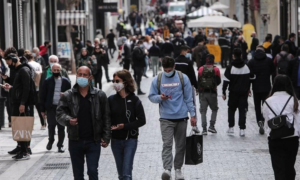 Τζανάκης-Όμικρον: Έως 18.000 κρούσματα μετά τα Φώτα-Σύσταση για 4 self test στις γιορτές